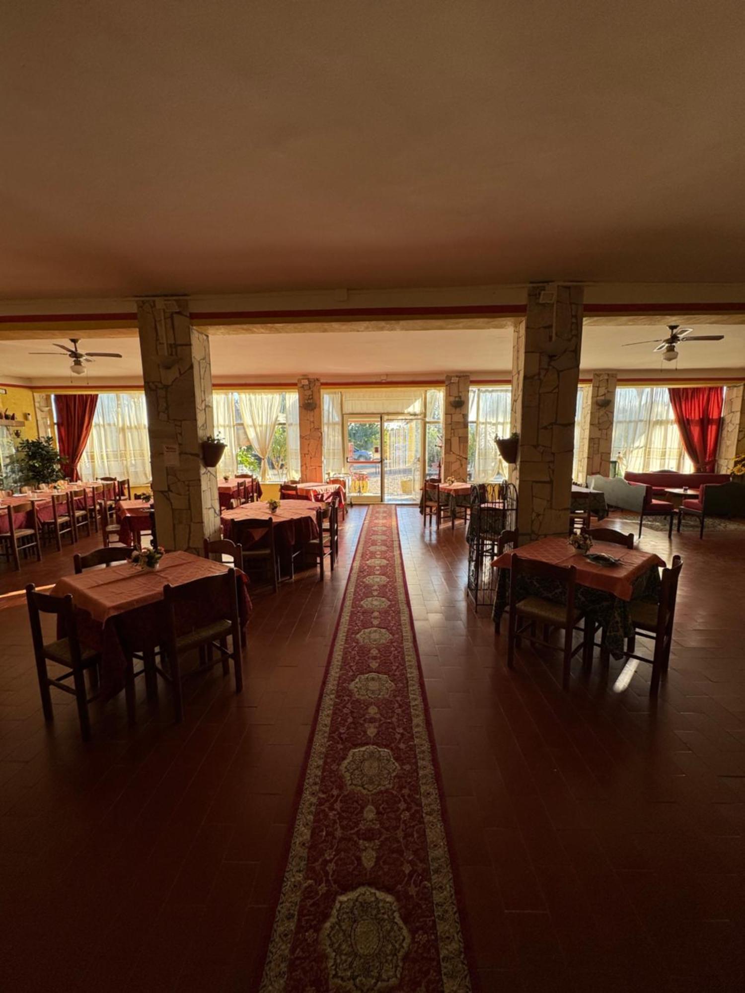 Hotel Paradiso *