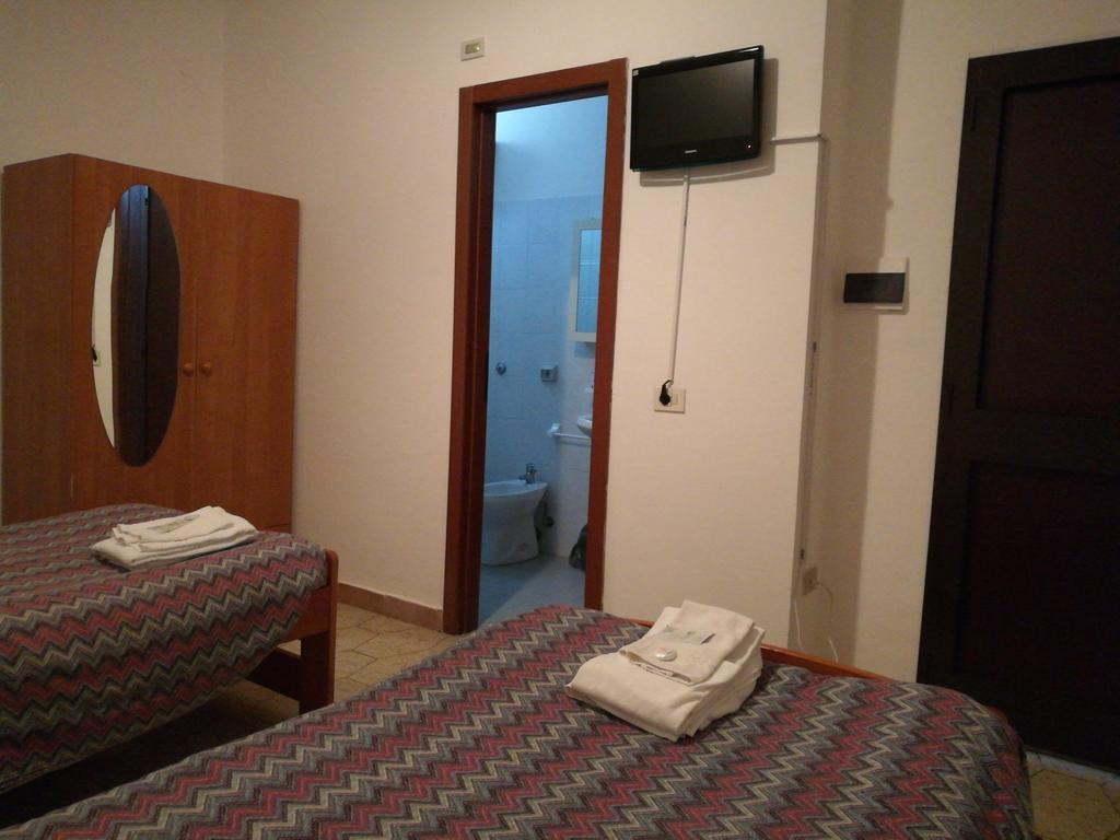 Paradiso Hotel *