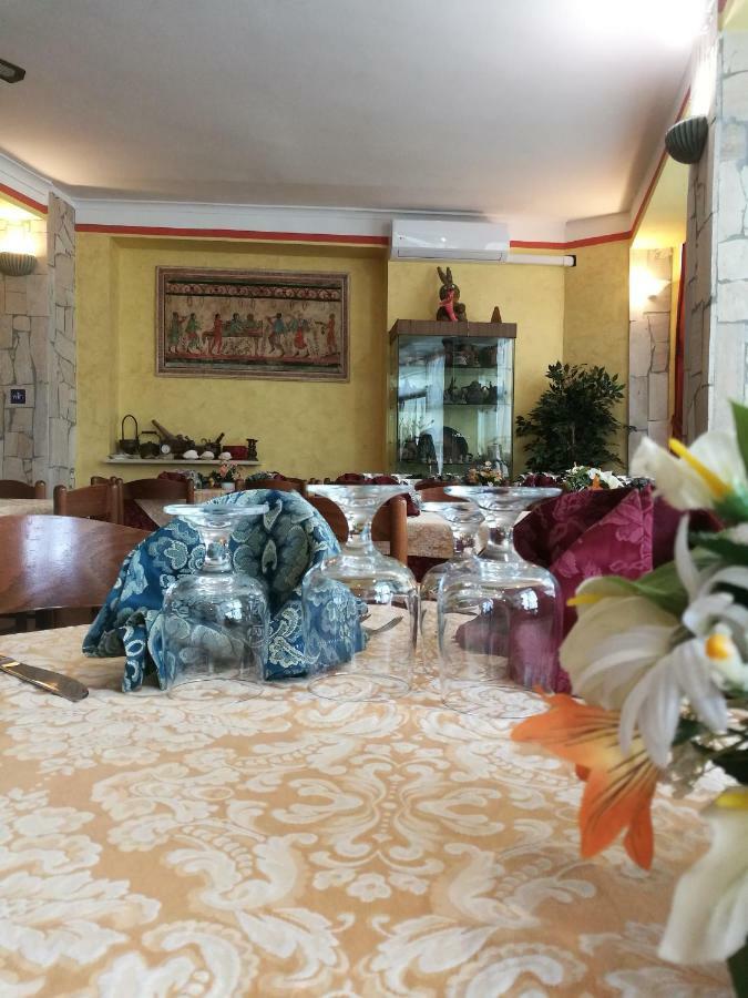 Paradiso Hotel *